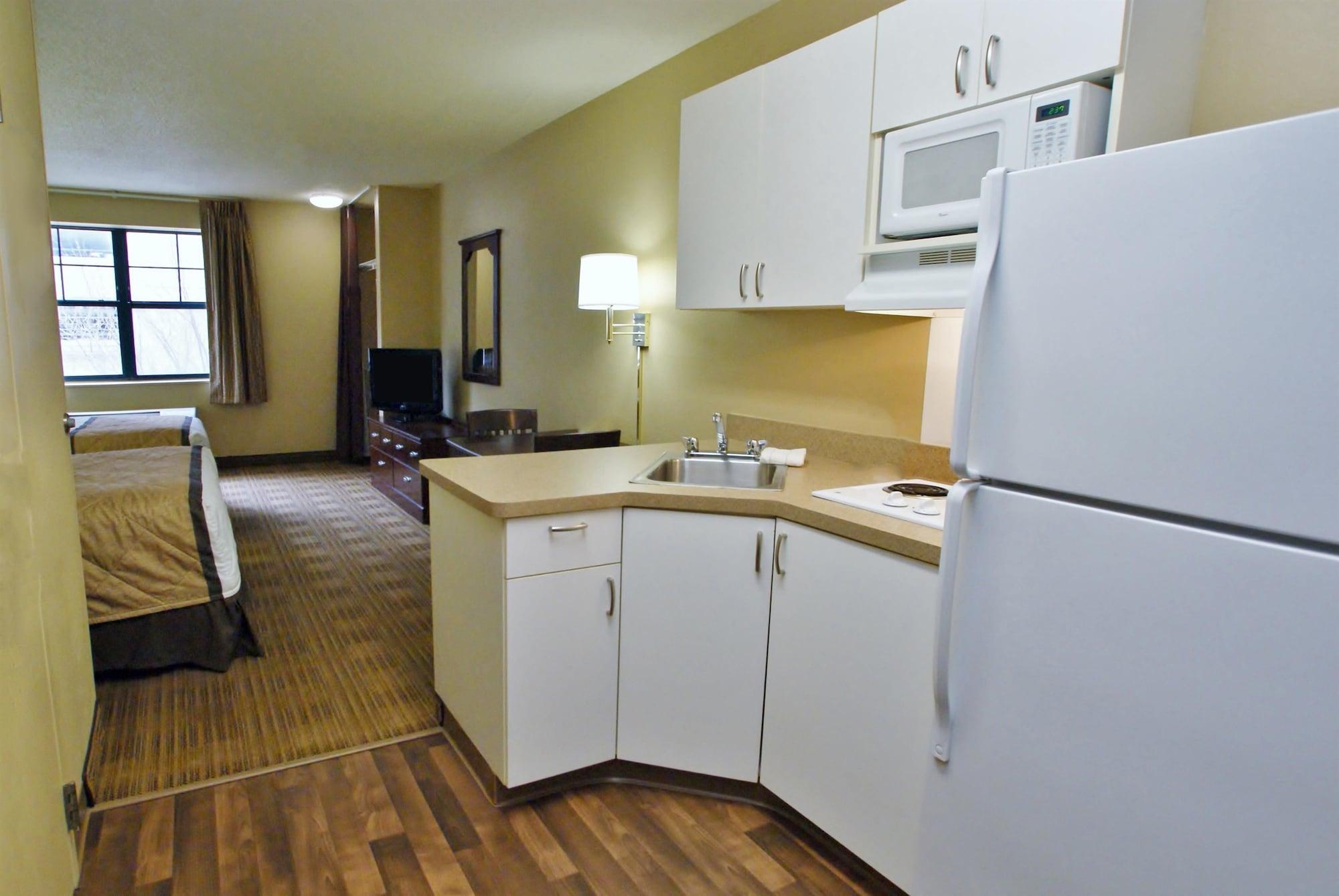 เอ็กซ์เทนด์ สเตย์ อเมริกา ร็อกฟอร์ด I 90 Hotel ร็อคฟอร์ด ภายนอก รูปภาพ