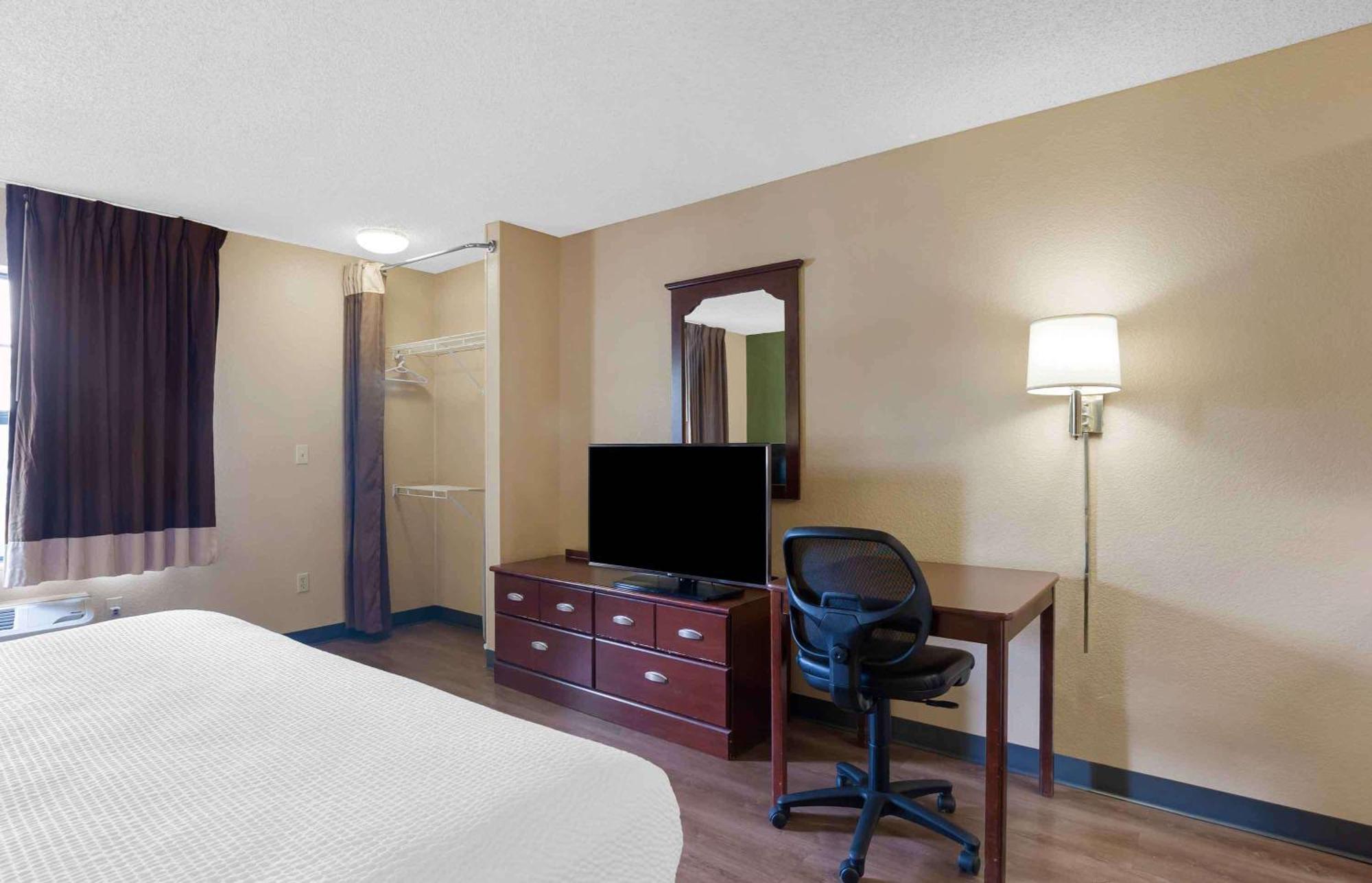 เอ็กซ์เทนด์ สเตย์ อเมริกา ร็อกฟอร์ด I 90 Hotel ร็อคฟอร์ด ภายนอก รูปภาพ